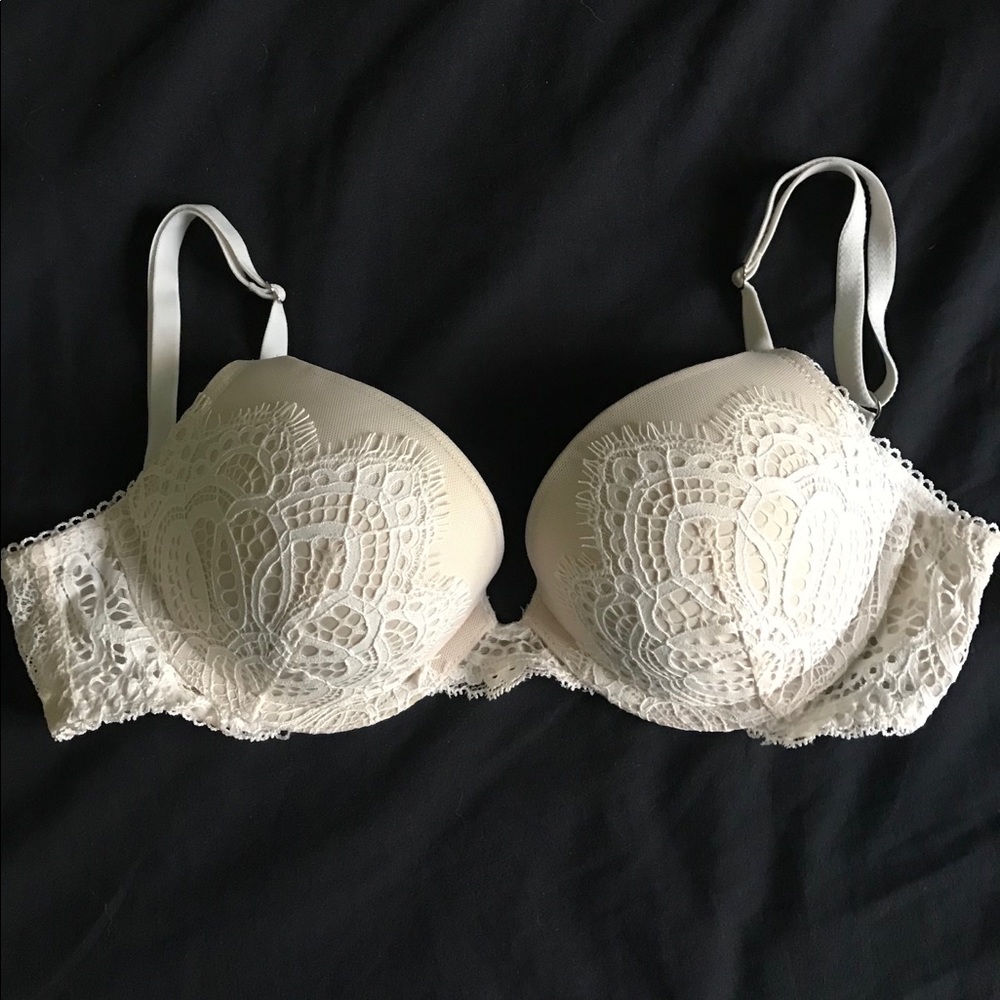 Cream lace VS bra